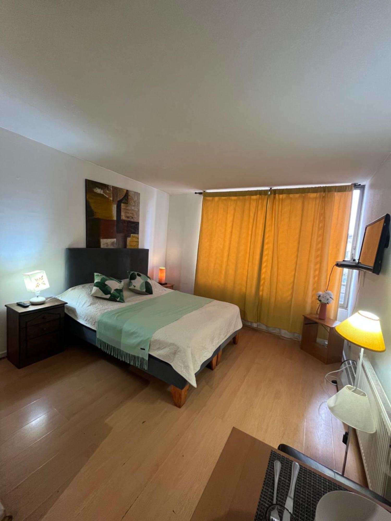 Amoblados Guscar Apartment ซานติอาโก ภายนอก รูปภาพ